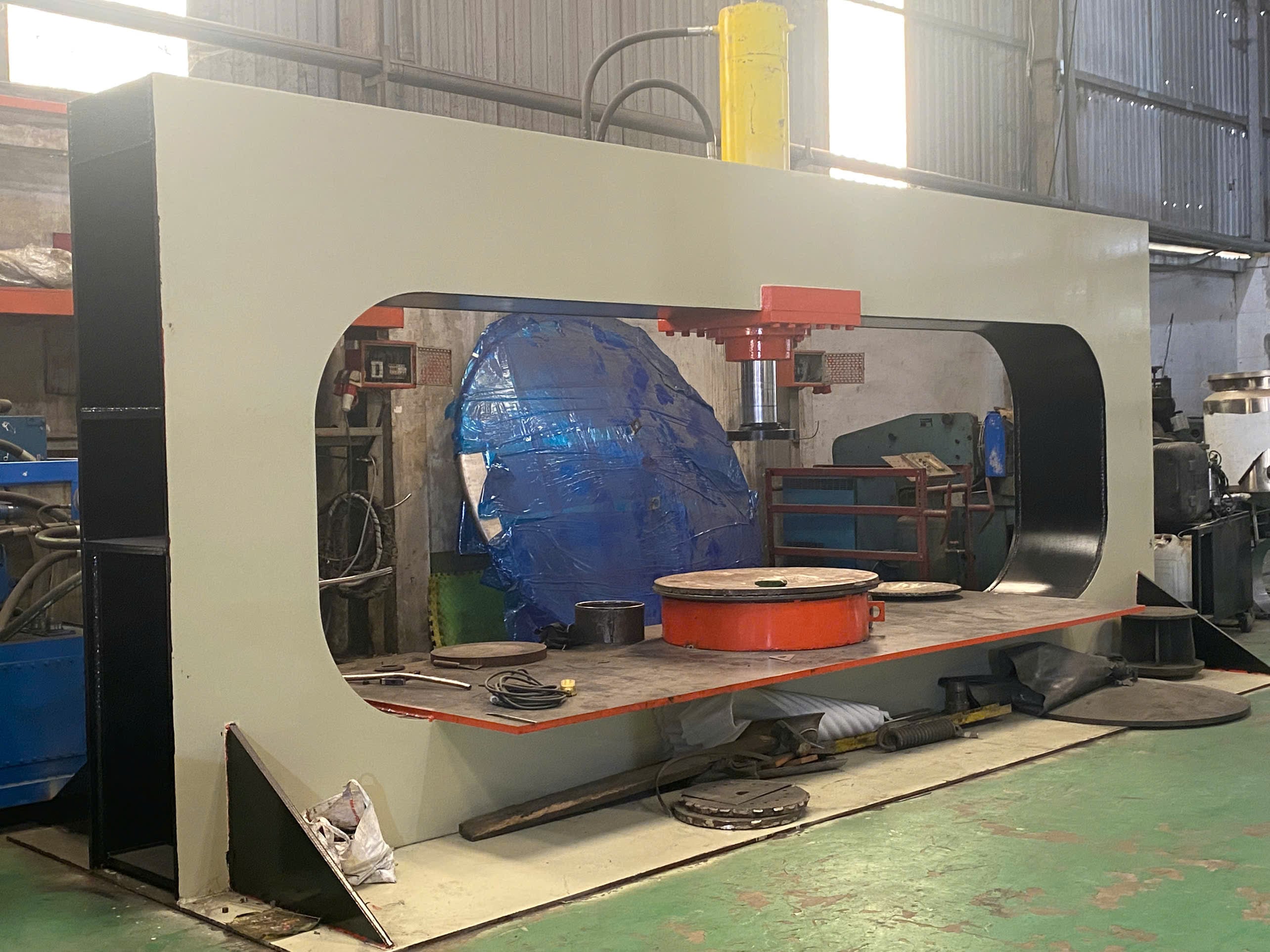 Metal spinning machine 2.jpg